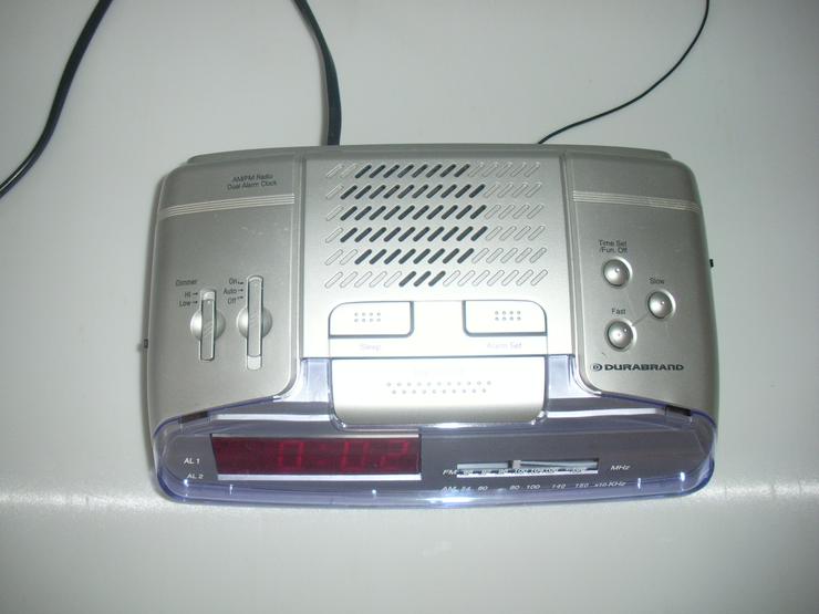 Bild 3: Digital  Uhr Wecker  Radio FM - AM , Elektronische Uhr Batterie , 220 v