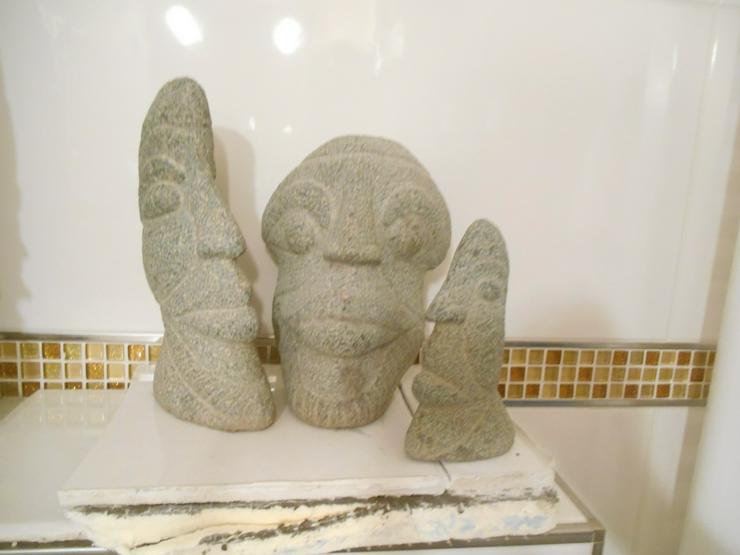 Moai-Figuren ????? Sculpturen......