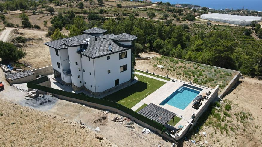 Bild 1: Türkei, Alanya, Incekum. 2000 m² Grundst. 11 Zi. Smart Villa.754