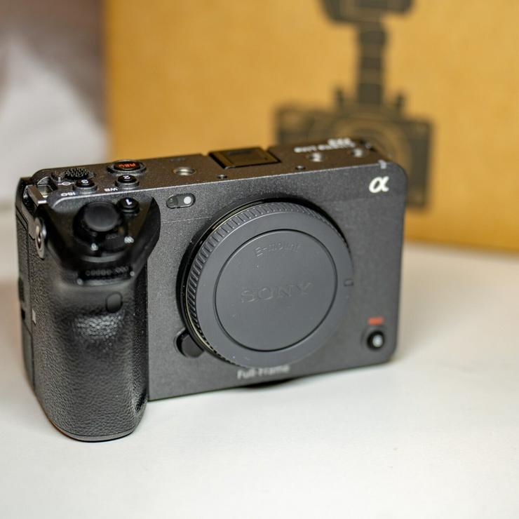 Sony Alpha FX3 12,1MP Cinema Line Vollformatkamera (Nur Gehäuse)
