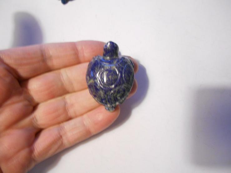 Bild 4: Lapislazuli Schildkröten......Lapis Block