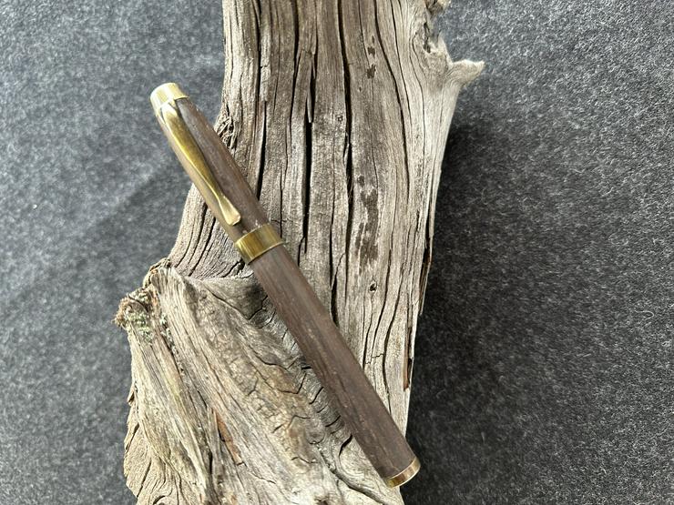 Bild 8: Handgefertigter Holzstift