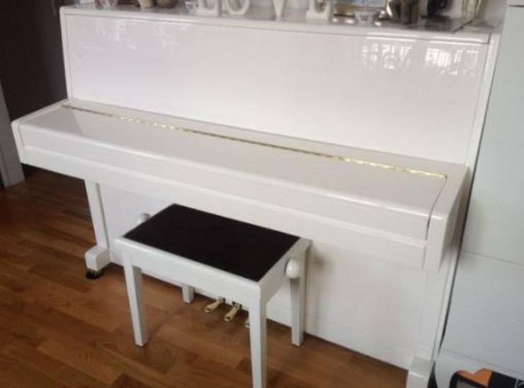 Bild 2: Außergewöhnliches Weiß Hochglanz Klavier