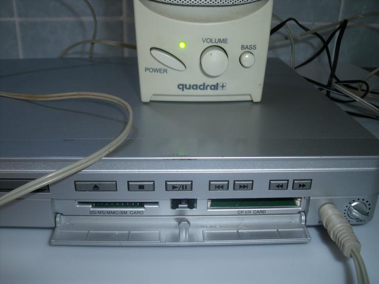 DVD Player Tevion-2008 USB DviX , Mit Boxen + Geschenk  Silber  Kette. - DVD-Player - Bild 8