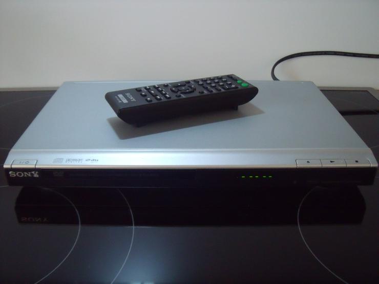DVD Player Sony mit FB DviX, USB, Fast neu. + Silber  Kette.