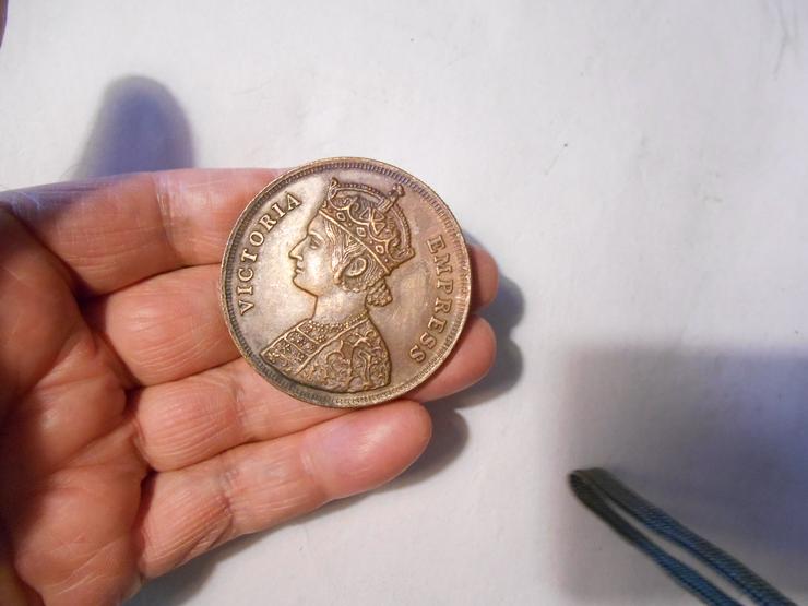 Bild 4: "Glücks-Münzen" aus indien..........................