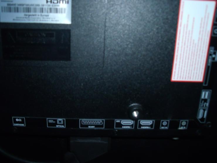 Bild 13: BLAUPUNKT LCD TV 40 Zoll mit Fernbedienung + Silber  Kette.+ DVD Player.