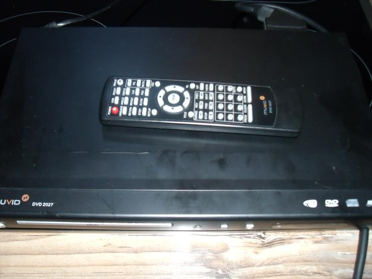 Bild 8: BLAUPUNKT LCD TV 40 Zoll mit Fernbedienung + Silber  Kette.+ DVD Player.