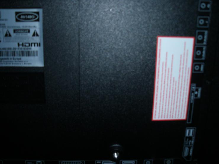 Bild 12: BLAUPUNKT LCD TV 40 Zoll mit Fernbedienung + Silber  Kette.+ DVD Player.