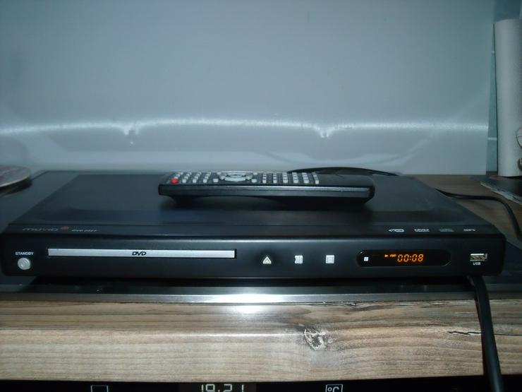 Bild 9: BLAUPUNKT LCD TV 40 Zoll mit Fernbedienung + Silber  Kette.+ DVD Player.