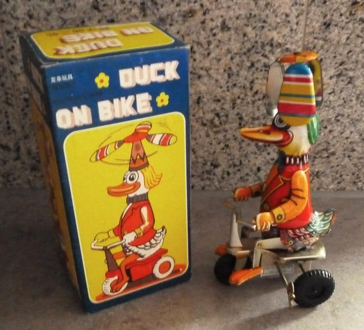 Blechspielzeug Juyou CLOWN RIDING SCOOTER Duck on Bike China retro 70er sammeln TOP - Spielwaren - Bild 10