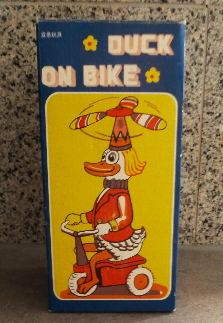 Bild 8: Blechspielzeug Juyou CLOWN RIDING SCOOTER Duck on Bike China retro 70er sammeln TOP