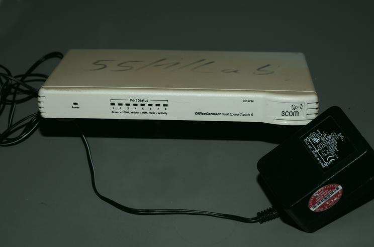3COM Dual Speed Switch 8 10/100 router