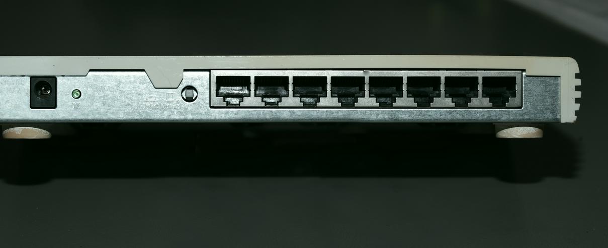 Bild 5: 3COM Dual Speed Switch 8 10/100 router