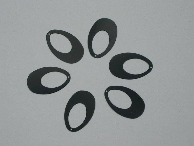 Konvolut silber Glas-Stifte, schwarze Creolen, silber Perlenband - Basteln & Handarbeiten - Bild 2