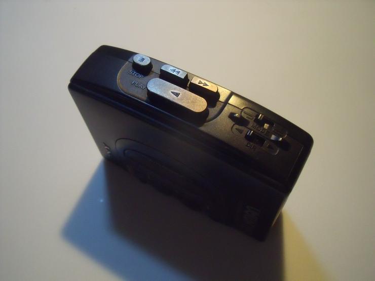 Bild 3: Walkmann Sony Tragbarer Musikplayer Mit Kopfhörer MK  Kassette spieler.