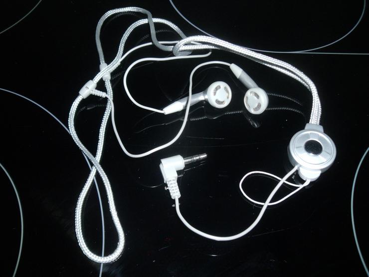 Bild 14: Tragbarer CD-Player  mit Originalverpackung + Kopfhören + Silber Ring.