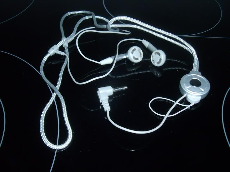 Bild 15: Tragbarer CD-Player  mit Originalverpackung + Kopfhören + Silber Ring.