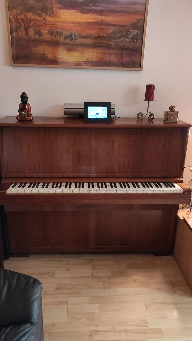 Bild 8: Klavier - Schrankklavier von Schulze & Pollmann, mit Klaviersitzbank