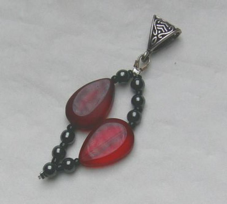 Bild 3: Silberschmuck, Kettenanhänger im rot-schwarz Design