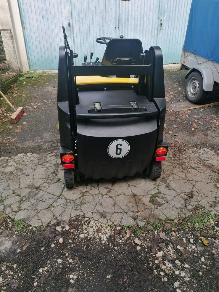 Kärcher KMR 1250 B mit StVZO/Vollgummiräder/2 Seitenbesen neu - Elektronikindustrie - Bild 3