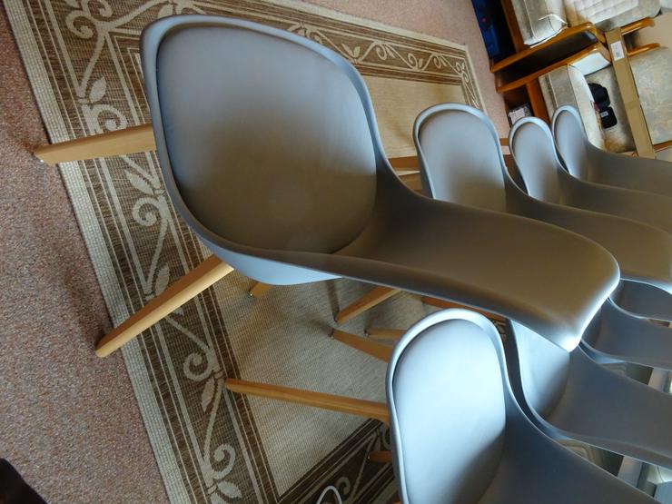 Bild 3: 8 0der 2x4  Esszimmer-Stühle, modern. grau mit gepolsterter Sitzfläche