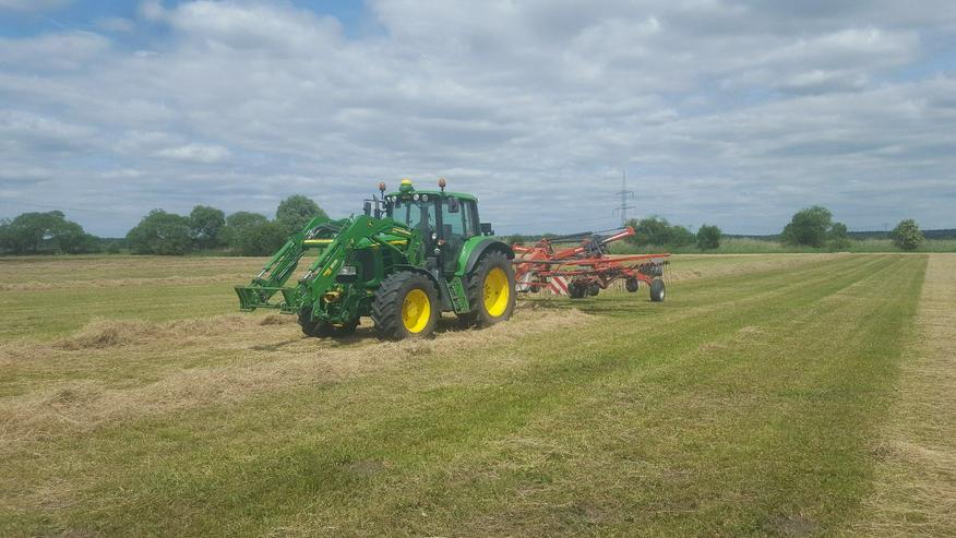 Bild 6: Exklusive Traktortour auf dem Feld in Havelsee (Brandenburg)