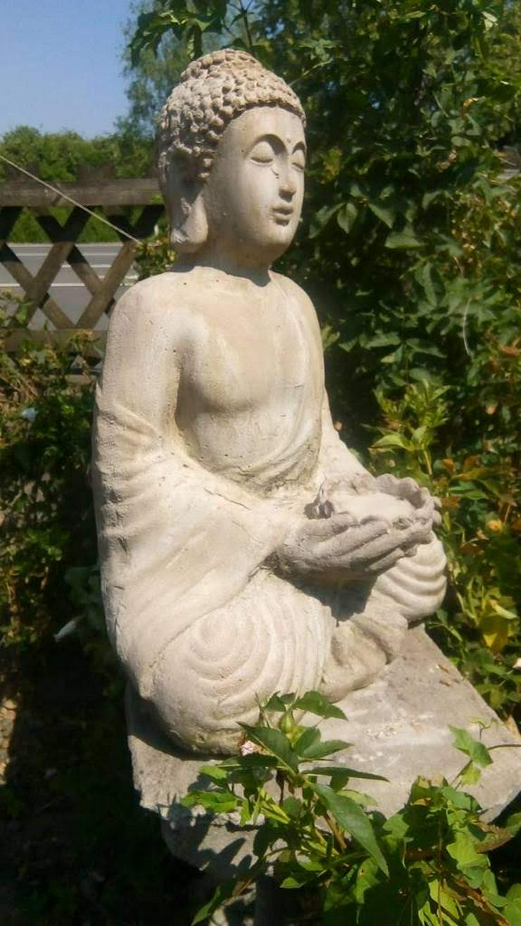 Bild 5: Schöne große Buddha Steinfigur! Buddha aus frostfestem Steinguss! Tolle Gartendeko!