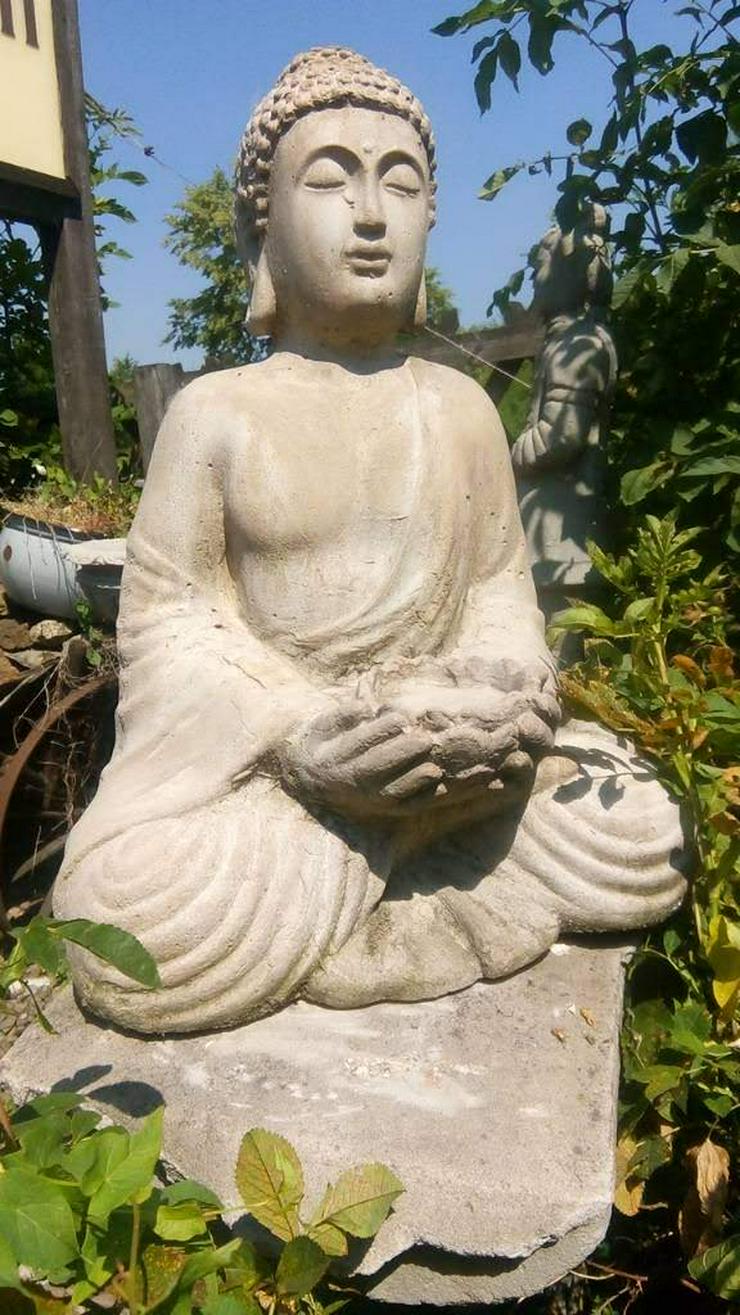 Bild 2: Schöne große Buddha Steinfigur! Buddha aus frostfestem Steinguss! Tolle Gartendeko!