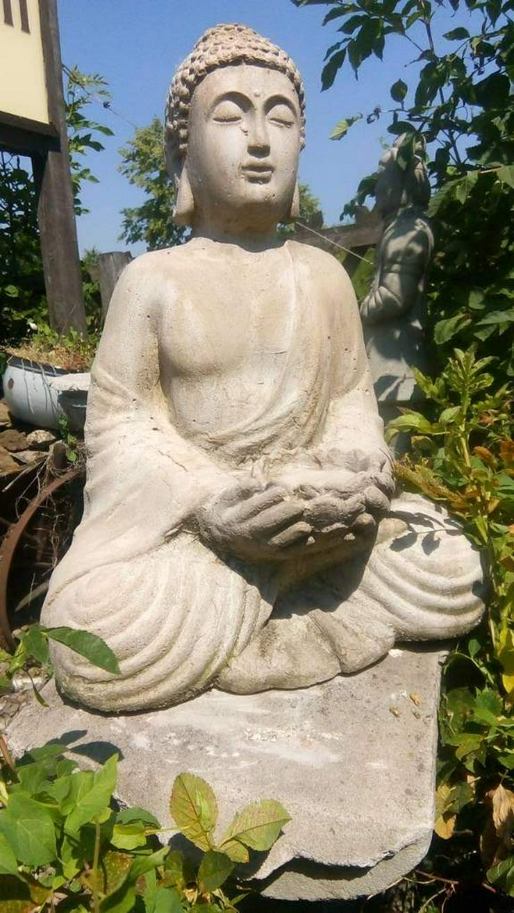 Bild 3: Schöne große Buddha Steinfigur! Buddha aus frostfestem Steinguss! Tolle Gartendeko!