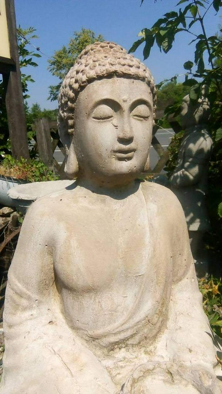Bild 4: Schöne große Buddha Steinfigur! Buddha aus frostfestem Steinguss! Tolle Gartendeko!