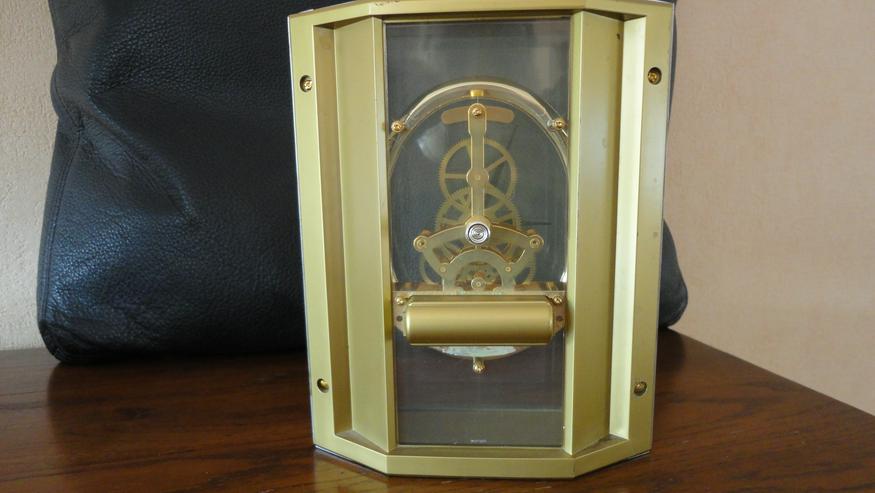 Bild 3: SEIKO Tischuhr Vintage Quartz Skeletiertes Uhrwerk goldfarben mit Glas Vor-und Rückseite