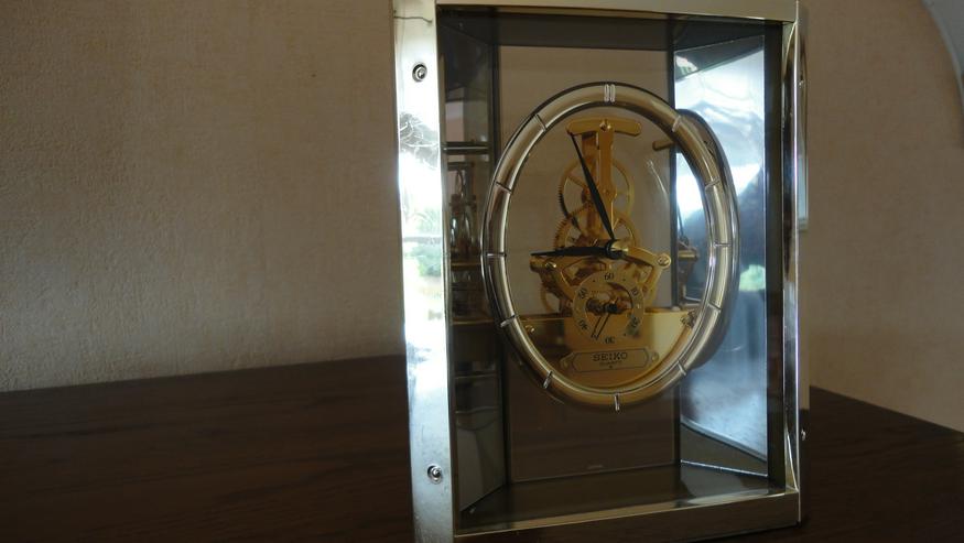 Bild 5: SEIKO Tischuhr Vintage Quartz Skeletiertes Uhrwerk goldfarben mit Glas Vor-und Rückseite