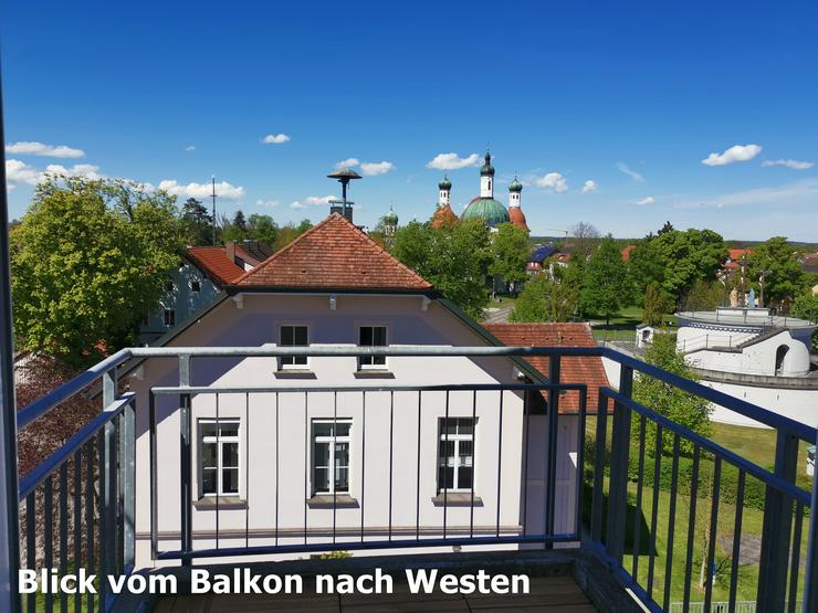 Bild 2: Klosterlechfeld – Gute und verkehrsgünstige Lage! Großzügige 2 ZKB-DG-Wohnung mit Balkon und TG-Stellplatz