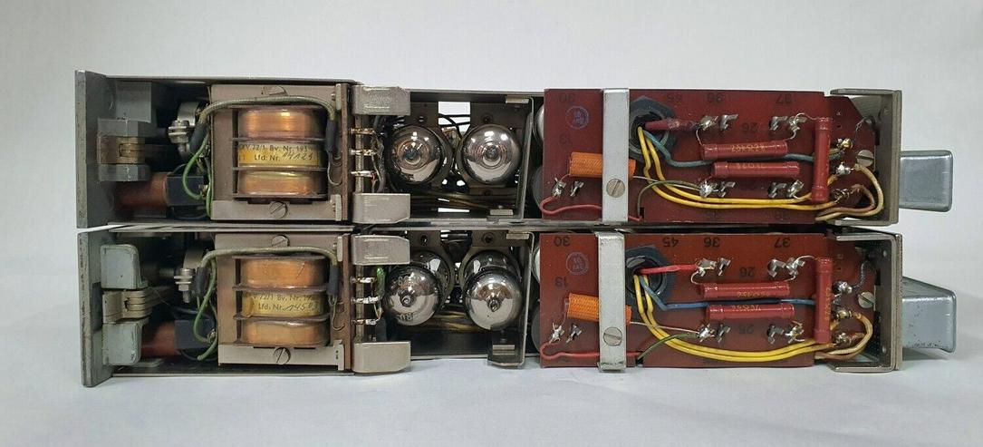 Bild 2: Paar Telefunken Maihak V72 Röhrenmikrofon Vorverstärker mit Lunchbox