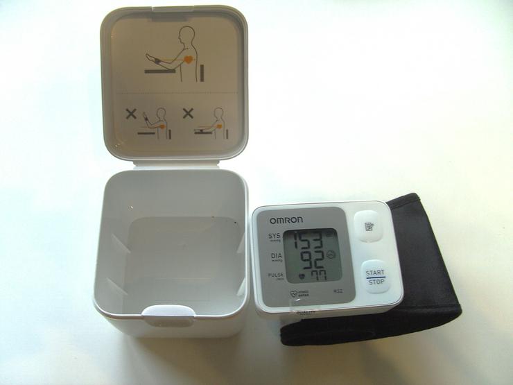 Bild 3: Handgelenk-Blutdruckmessgerät Omron RS2