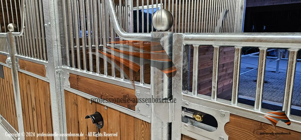 Bild 7: Boxenstall komplett - Frontwände, Trennwände & Pferdeboxen kaufen, Stallboxen - Top Pferdestall bauen / Stallbau