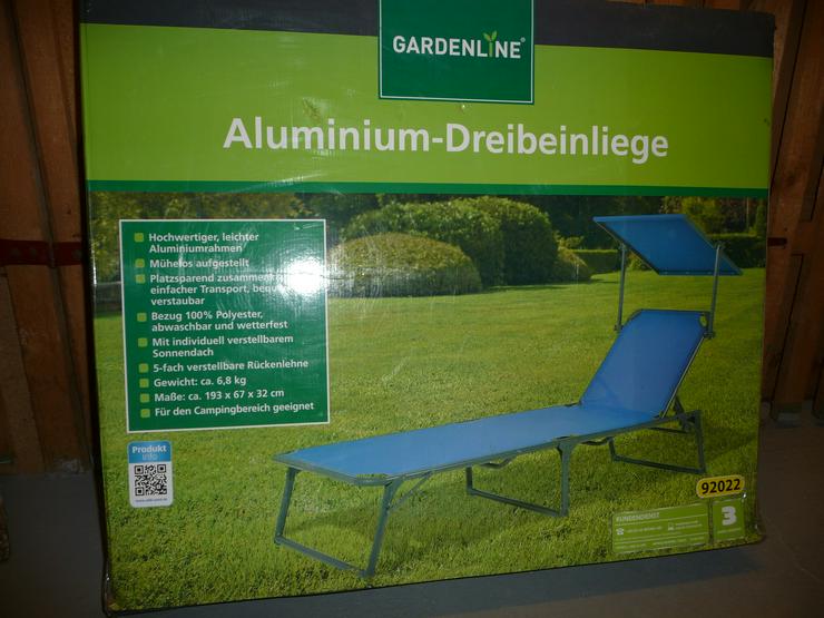 Gartenliege mit Auflage in blau - Liegestühle - Bild 1