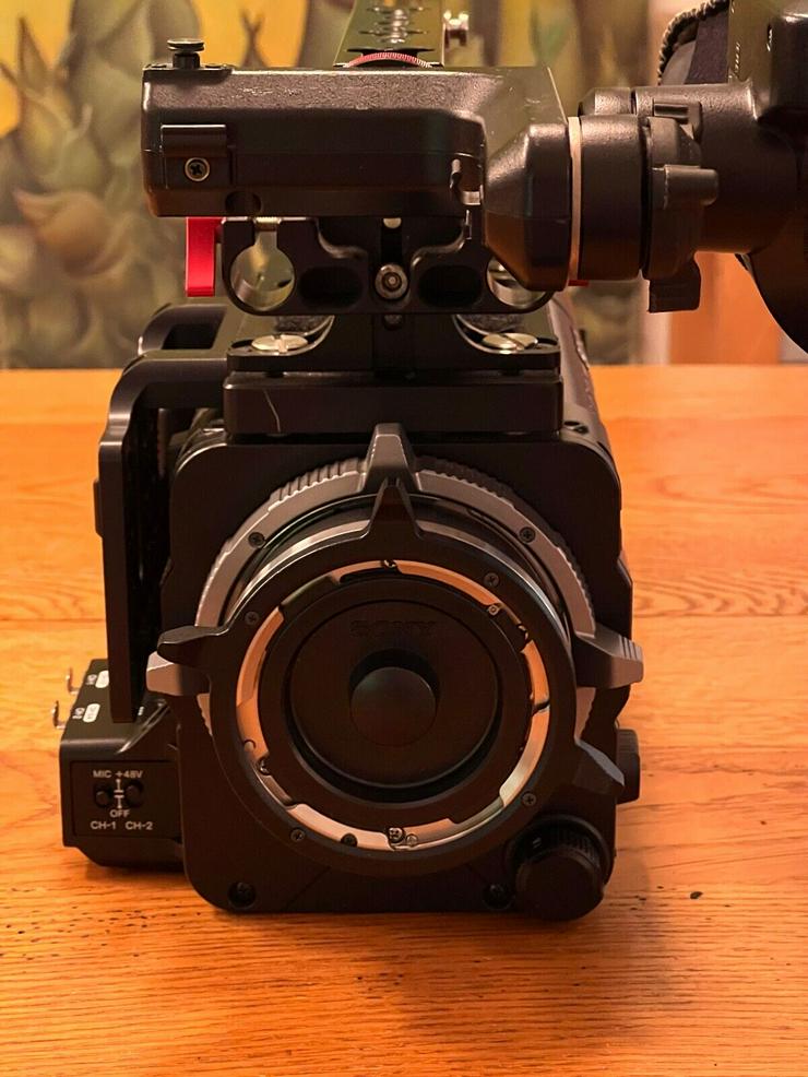 Bild 3: Professional Camcorder SONY PMW-F55 + Zubehörpaket / BUNDLE