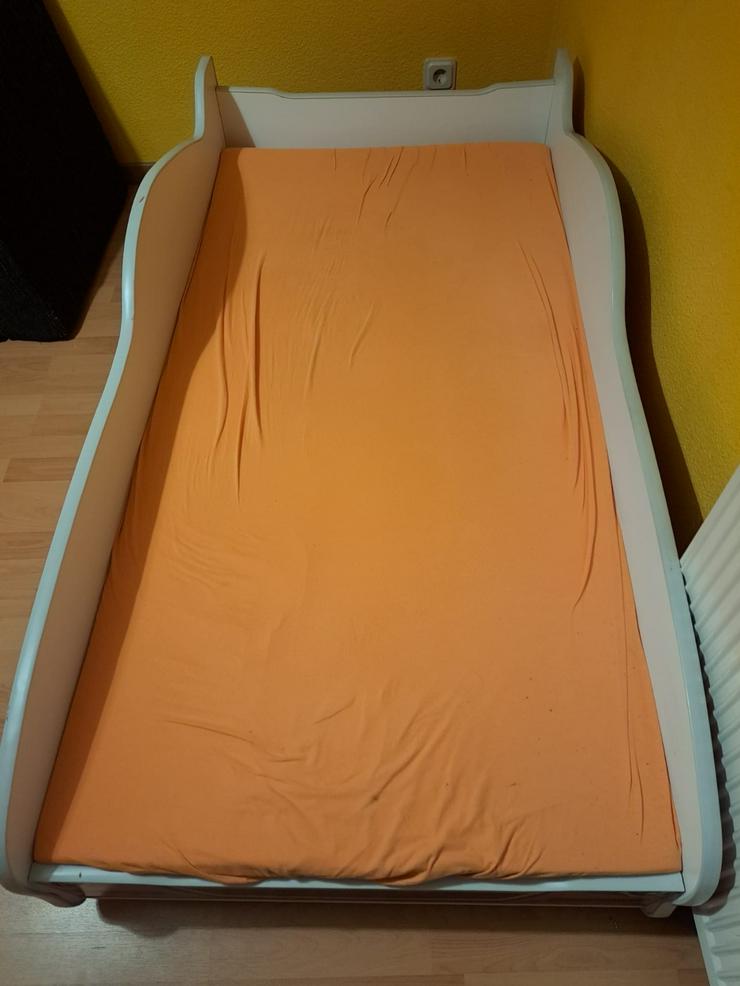 Kinderbett im Rennautodesign zu verschenken - Betten - Bild 2