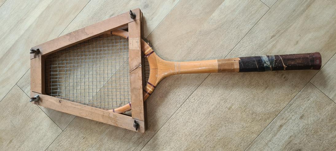 Bild 1: Alter Holz Tennisschläger Pionier (Vintage)