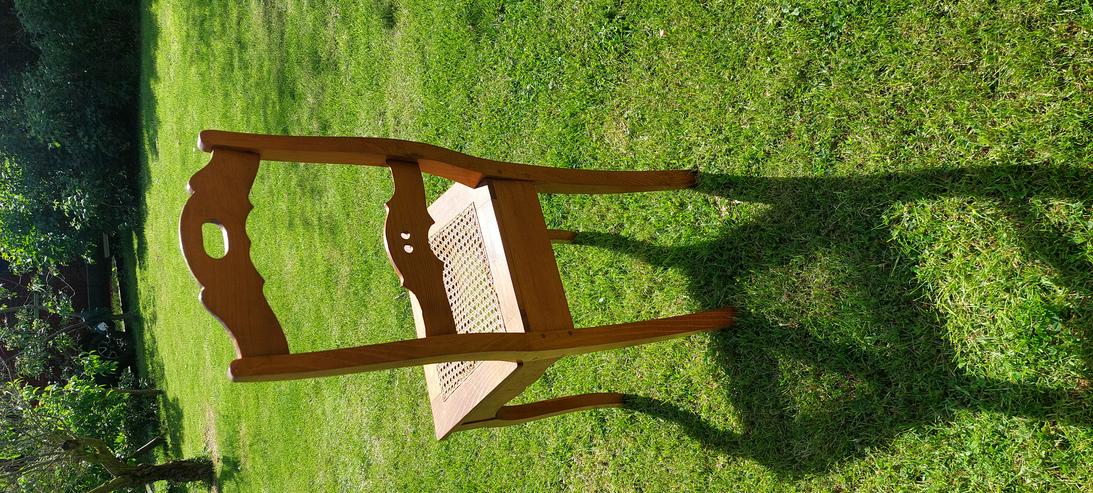 Bild 4: 4 Stühle mit Flechtsitzfläche