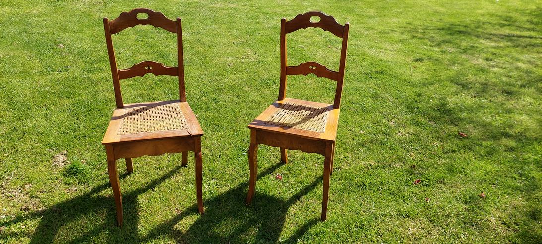 4 Stühle mit Flechtsitzfläche