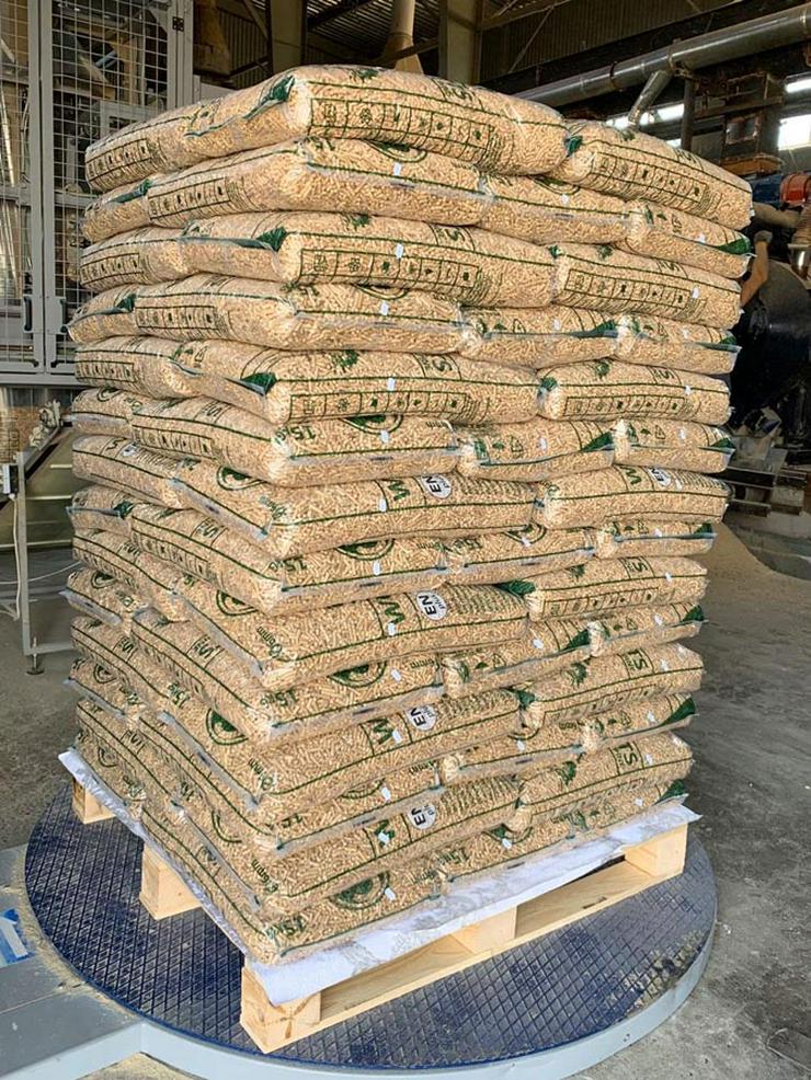 975kg deutsche Holzpellets EN+A1 Abholpreis 270€ - Weitere - Bild 1