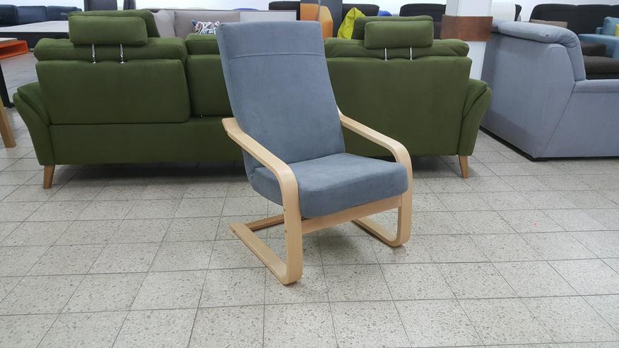  Ein eleganter grauer Sessel mit hochwertigem Holzgestell für nur 179 Euro  - Sofas & Sitzmöbel - Bild 1