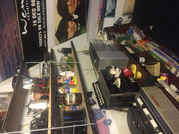 Bild 9: TAUSCHE 60er E GUTARS HIFI BATT:PHONO CB ANALOGSYNTH 50-70er INVENTAR DEKO BAISCH KATALOGE TRÖDEL KURIOSES KULT VINTAGE AUS SAMM;ER WHG & PARTYRAUM  GROSSEN & FREUNDE INCL