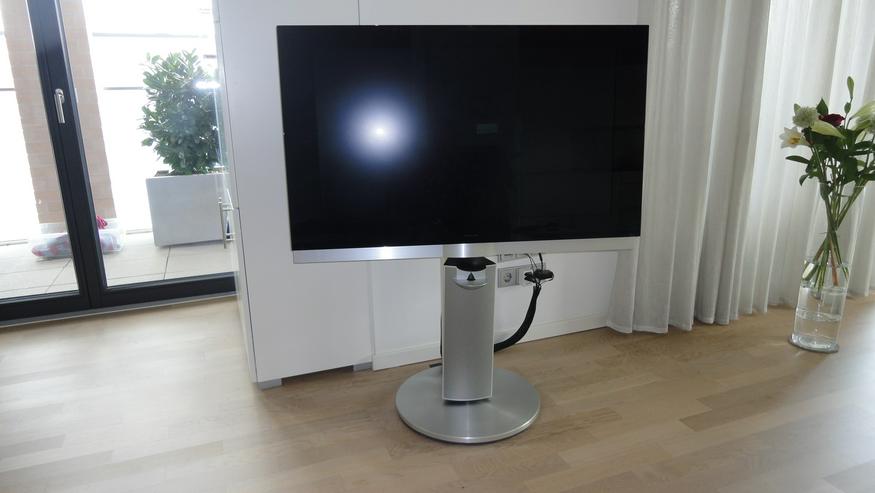 Bild 3: Bang & Olufsen BeoVision 7 40" Monitor mit integriertem  DVD Laufwerk, Receiver und Motorstandfuß