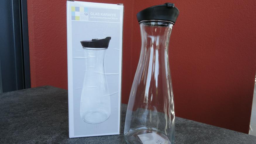 Glas Karaffe NEU mit Kunststoffdeckel OVP 900 ml