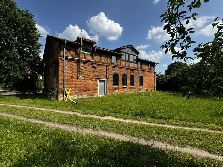 Traumhaftes, modernisiertes Molkerei-Wohngebäude mit 2 Wohneinheiten und urigem Backstein-Nebengebäude in Schletau (Wendland)