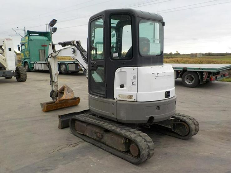 Bild 3: Minibagger Bobcat E35 EM 2014